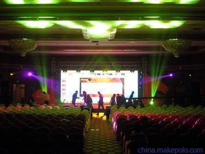 北京給力舞臺(tái)燈光音響出租中心 專業(yè)設(shè)備，助力精彩舞臺(tái)